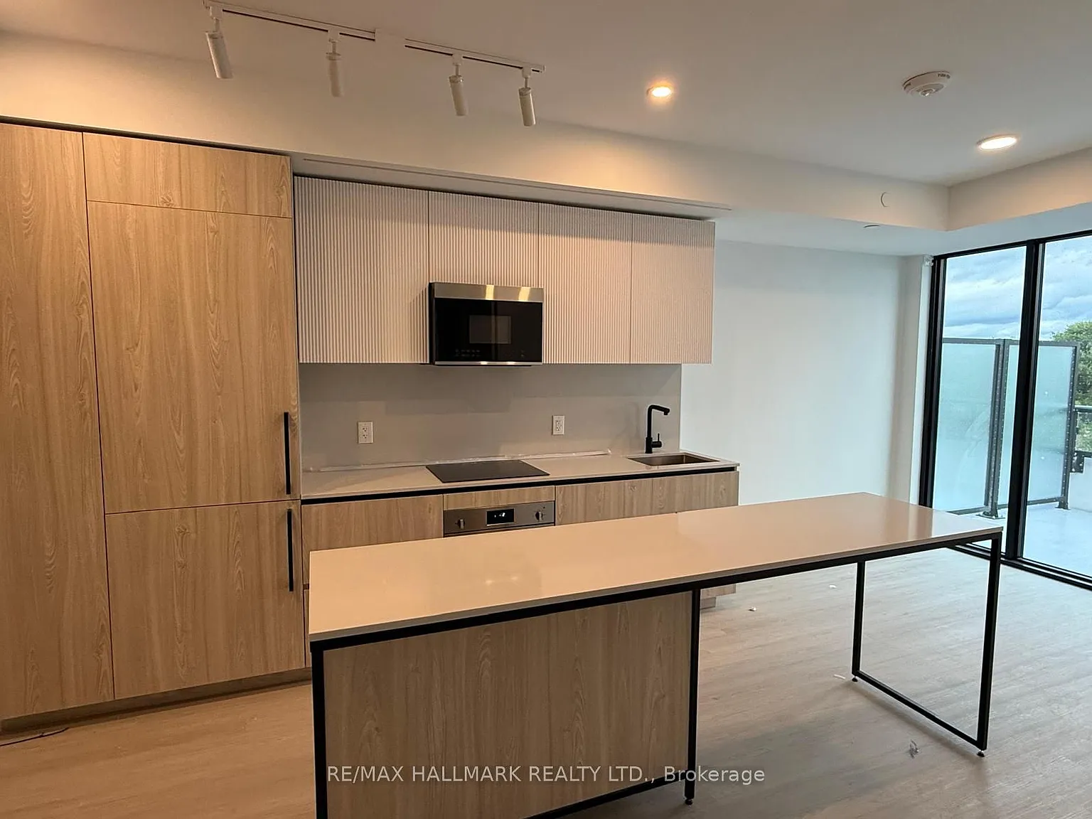 3 bed, $3,200 — Photo 4