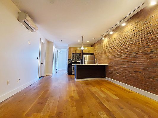 4th image of 412 Gates Ave #4FF