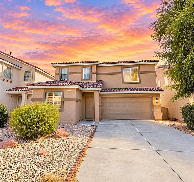 4924 Sapphire Light St