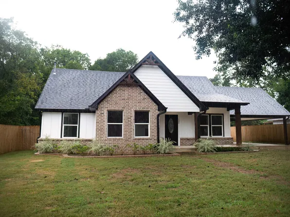 143 Fulton St, Jacksonville, TX 75766