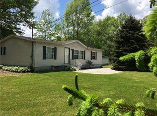 2703 Ranfield Rd, Mogadore, OH 44260