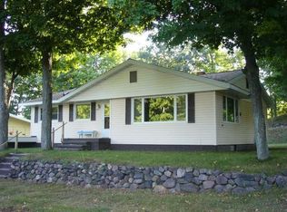 225 Seilo Ave, Ishpeming, MI 49849