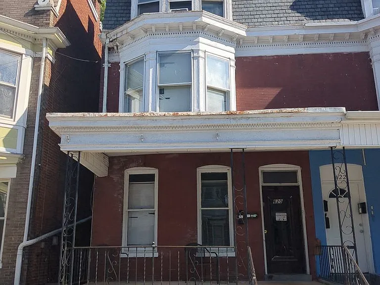 620 W King St — Photo 10