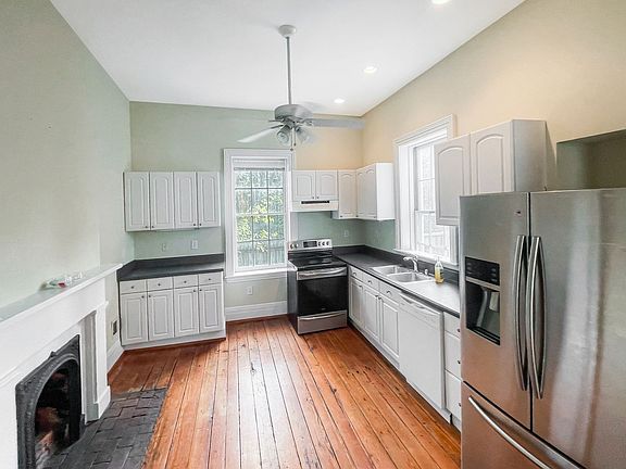 4th image of 307 Cedar St