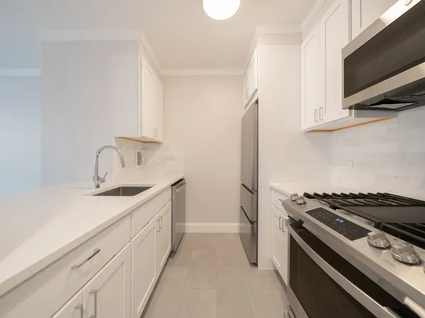 140 Riverside Boulevard image 7 of 28