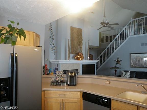 5th image of 340 W Legend Ct