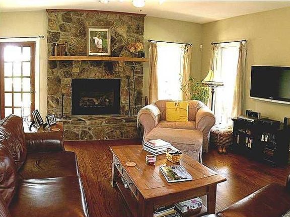 5th image of 1136 Deer Creek Ln