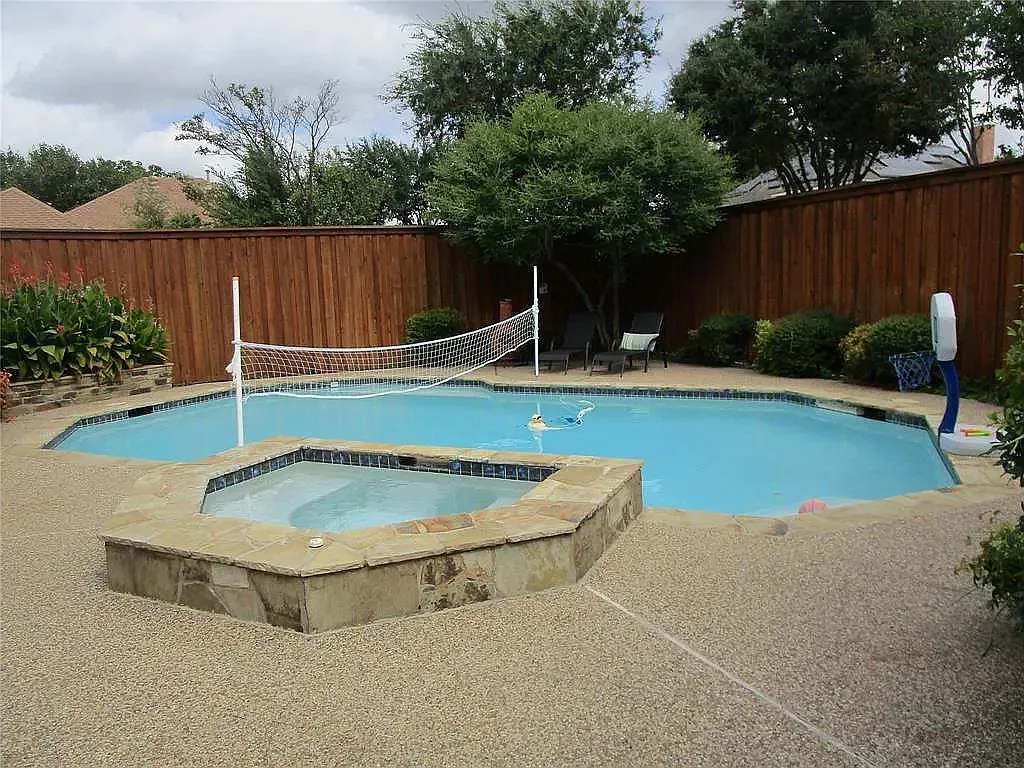 Building Photo - 5815 Willow Wood Ln