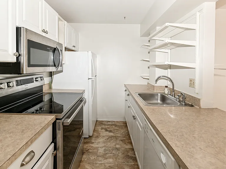 1815 William Howard Taft Rd #207 — Photo 7