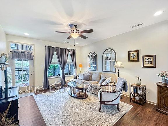 3rd image of 101 Price St