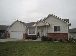 2600 Mainsgate Cir, Augusta, KS 67010