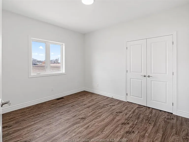 210 McLellan Ave — Photo 16