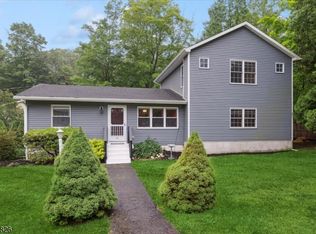 13 Oklahoma Trl, Hopatcong, NJ 07843