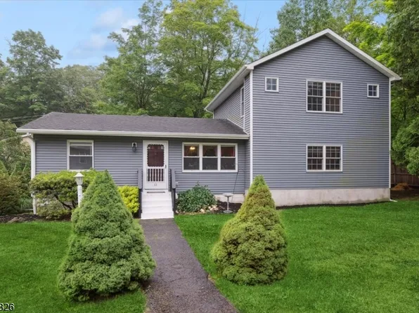 13 Oklahoma Trl, Hopatcong Boro, NJ 07843