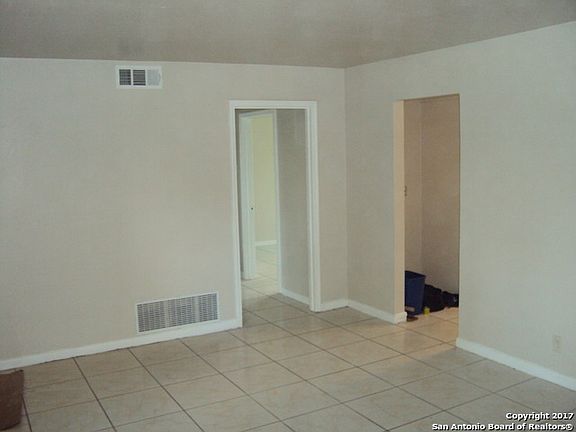 3rd image of 154 Hatcher Ave