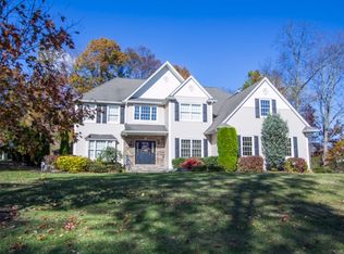 2 Princess Ct, Oak Ridge, NJ 07438