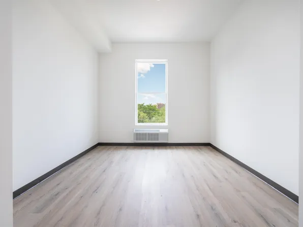 857 Bergen Avenue image 4 of 43