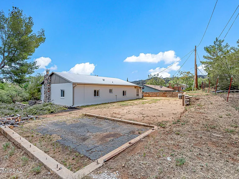 730 N Robles Rd — Photo 25