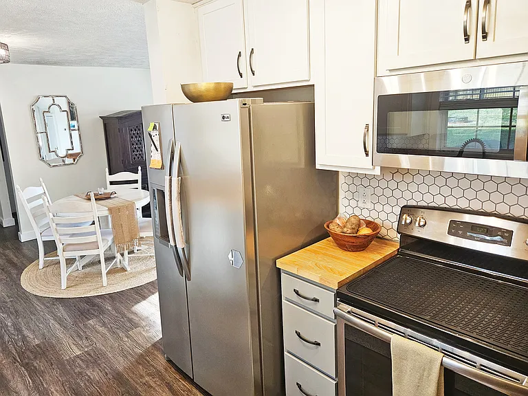 1585 Cedar Springs Cir — Photo 9
