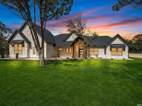 1271 View Ridge, Pipe Creek, TX 78063