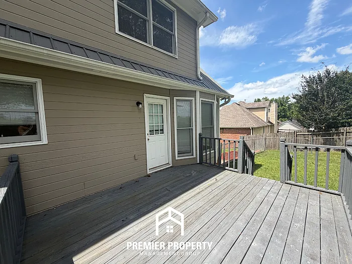 7118 Roundstone Dr — Photo 21