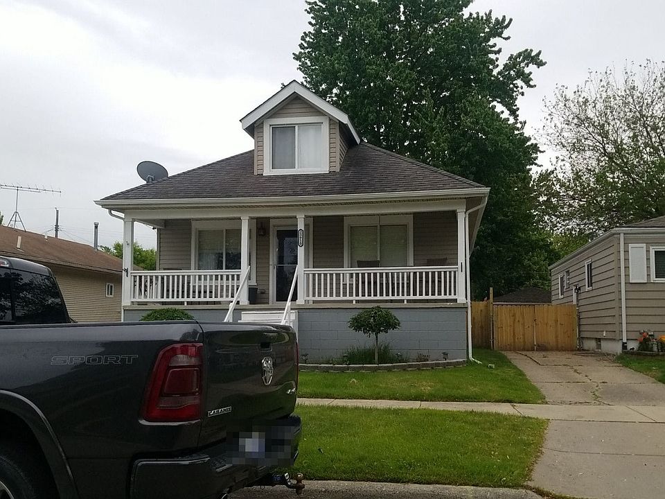 1st image of 23910 Elmira St