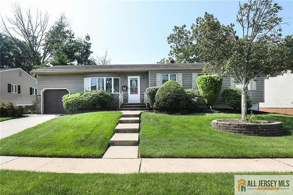4 bed, 2.0 bath, $3,995 — Photo 1