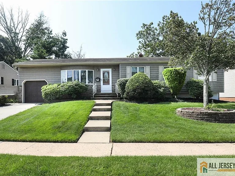 10 Eardley Rd — Photo 1