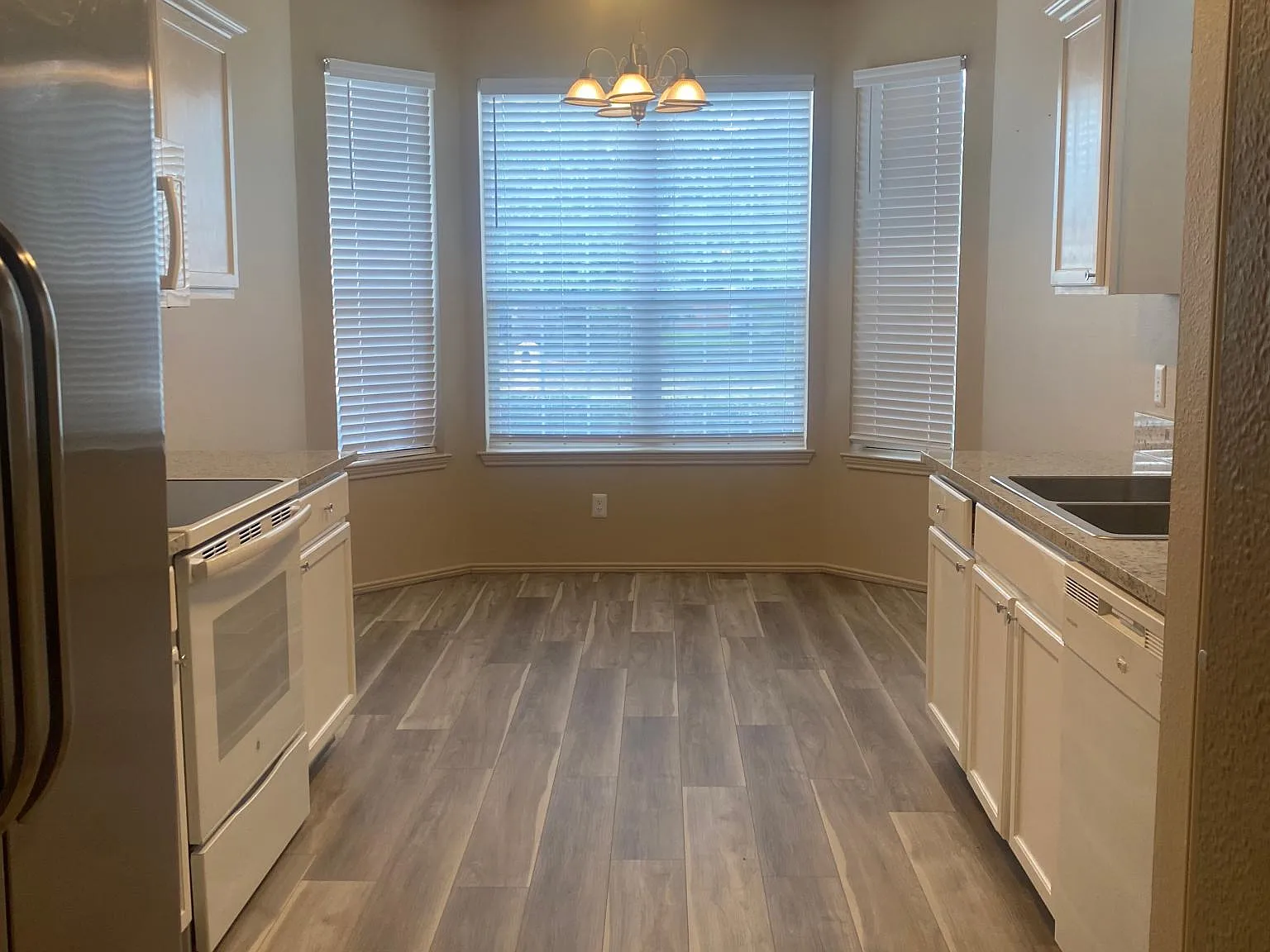 3948 Parkhaven Dr — Photo 3