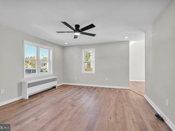 5th image of 814 N Warren St