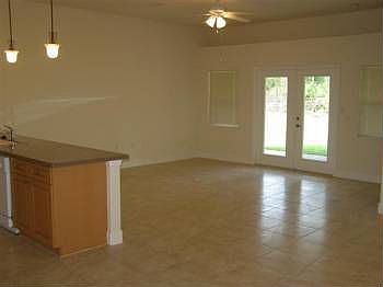 4th image of 4026 Foothill Dr
