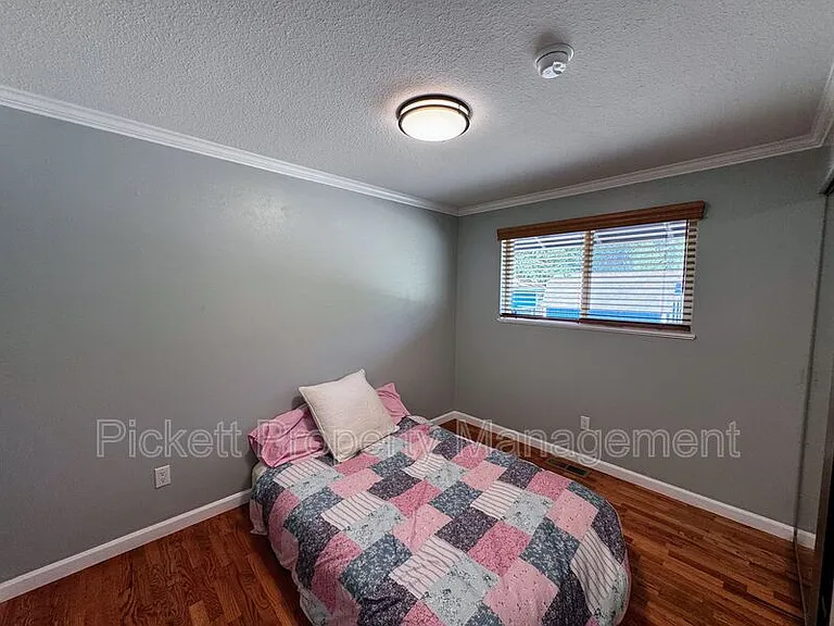 2270 Madrona Dr SE — Photo 12