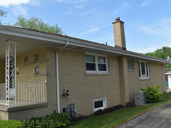 4th image of 10616 Lawler Ave