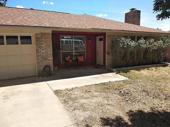 3rd image of 403 Earl Dr