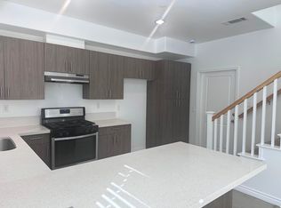 Big and Beautiful 4 bedroom, 3 bath + loft townhouse in gated community. Must see!! 11942 Terra B..., Sylmar, CA 91342