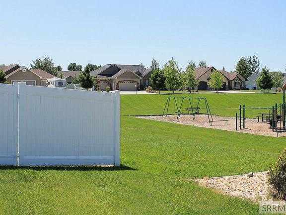 3rd image of 672 La Paloma Dr