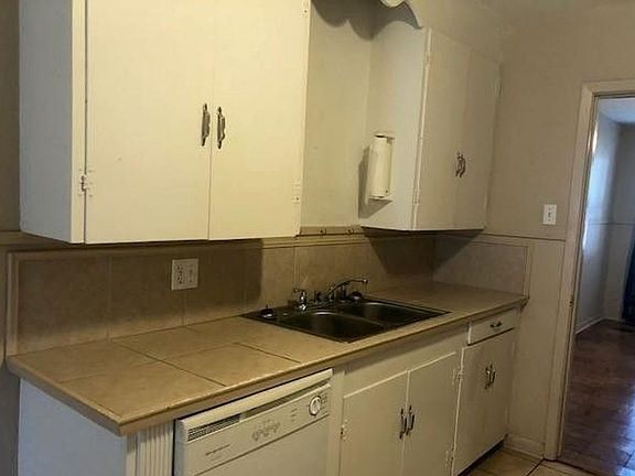 3rd image of 1616 W Saint Mary Blvd