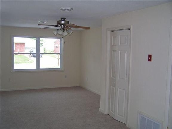 3rd image of 1110 Fontana Ave