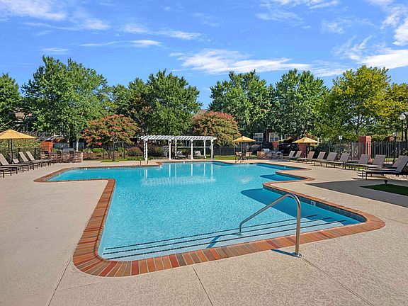 3rd image of 1402 Bridford Pkwy #1420D
