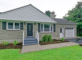 2249 Van Antwerp Rd, Niskayuna, NY 12309