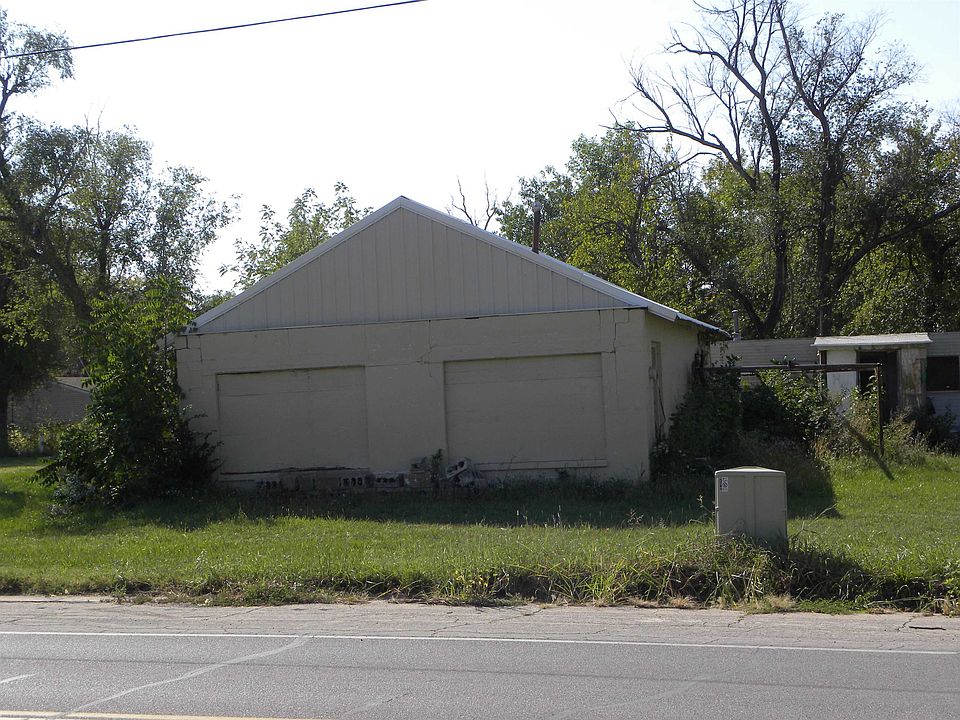 1st image of 605 E 7th St