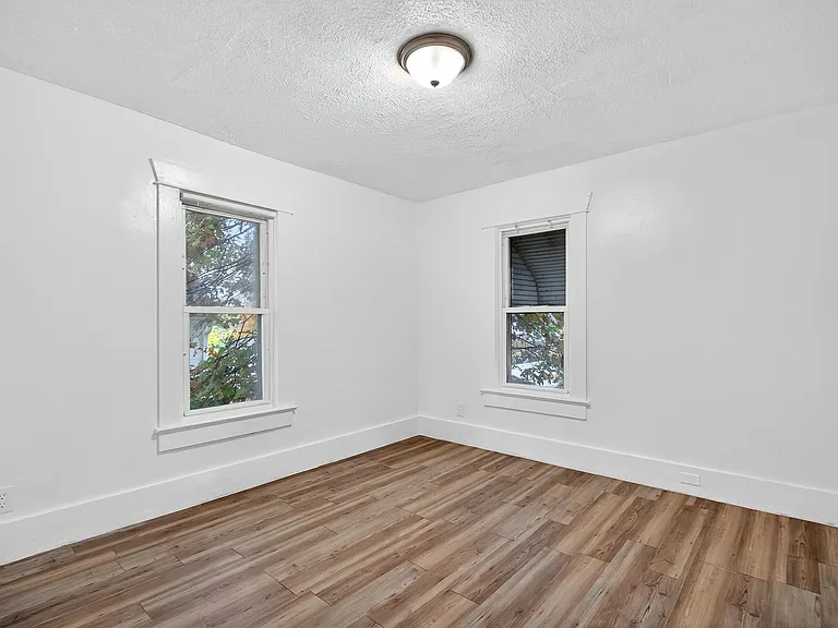 2128 6th St SW — Photo 15
