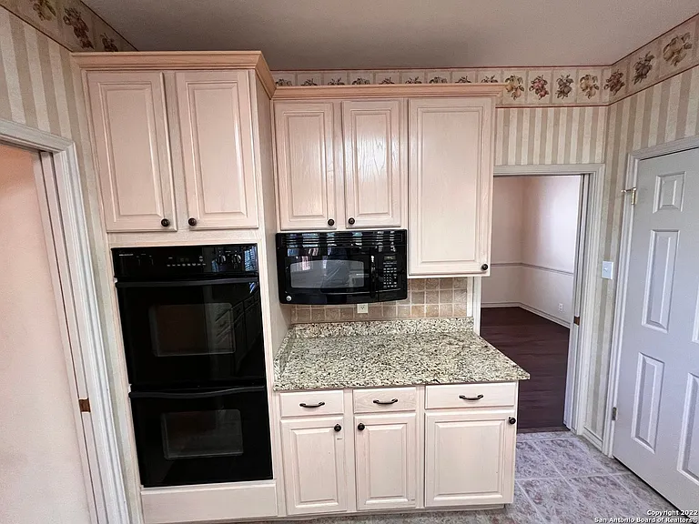 18123 Brookwood Frst — Photo 12
