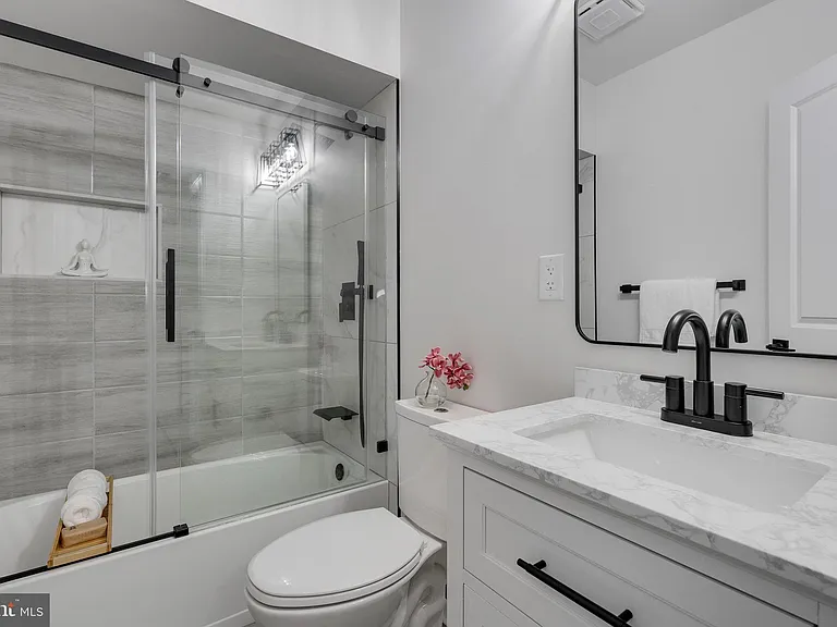 1323 Childress St NE — Photo 28