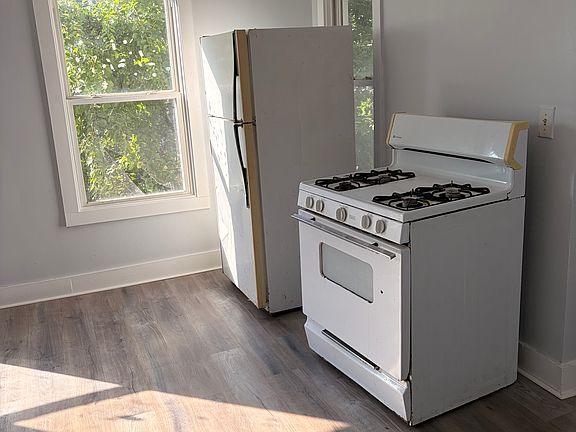 2nd image of 80 Alder St #2