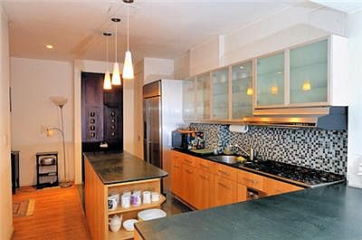 3rd image of 20 Plaza St E APT B21