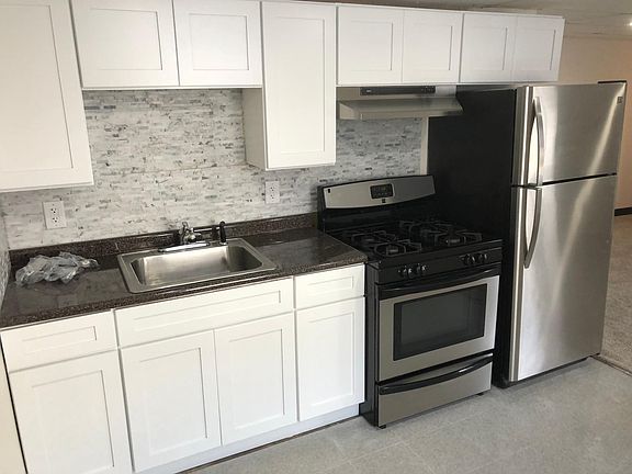 2nd image of 73 Bank St APT A