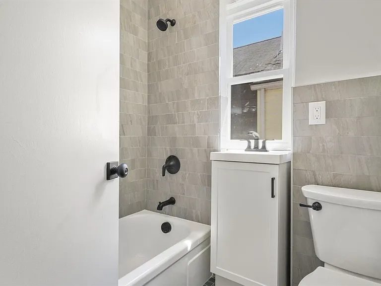 133 Winthrop St — Photo 10