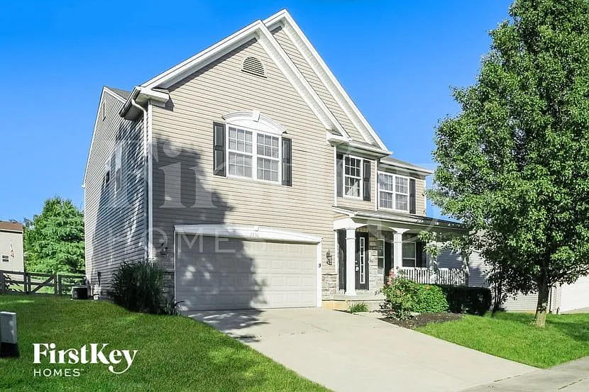 4 bed, 2.5 bath, 2516 sqft, $3,190 — Photo 2