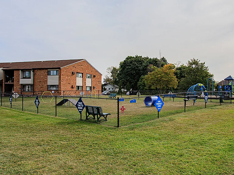 Webster Manor Apartment Homes — Photo 18